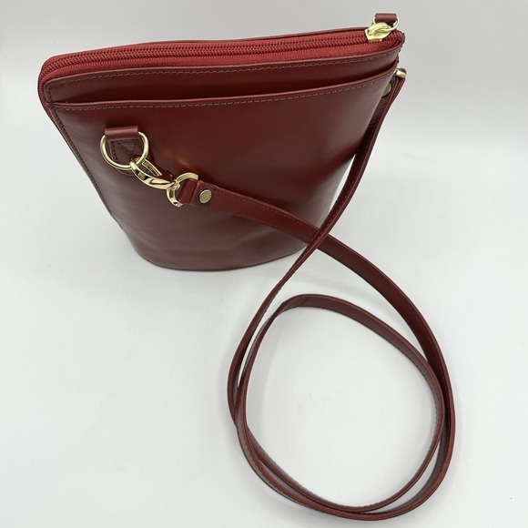 Scully Crossbody Bag Purse Red Leather Gold Metal Hardware Great Condition - Picture 2 of 16